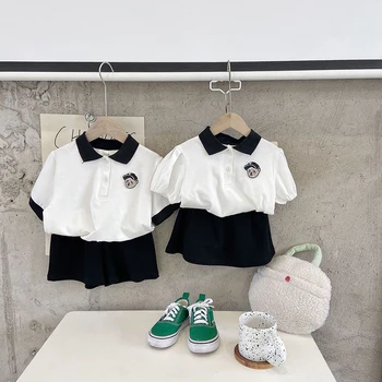 Корейская версия костюма для девочек, летняя одежда для девочек, Футболка для мальчиков, Шорты и комплект из двух предметов в стиле колледжа для девочек